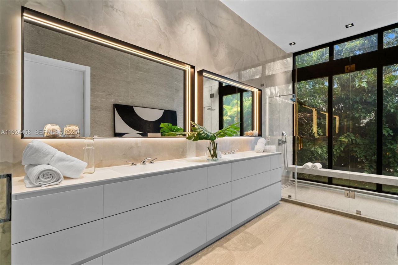 620 Ocean Blvd, Golden Beach, FL 33160 Photo