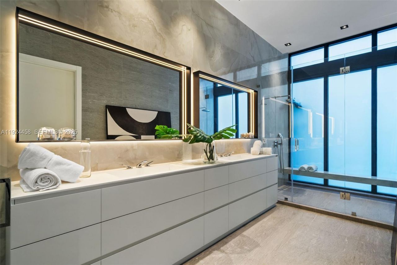 620 Ocean Blvd, Golden Beach, FL 33160 Photo