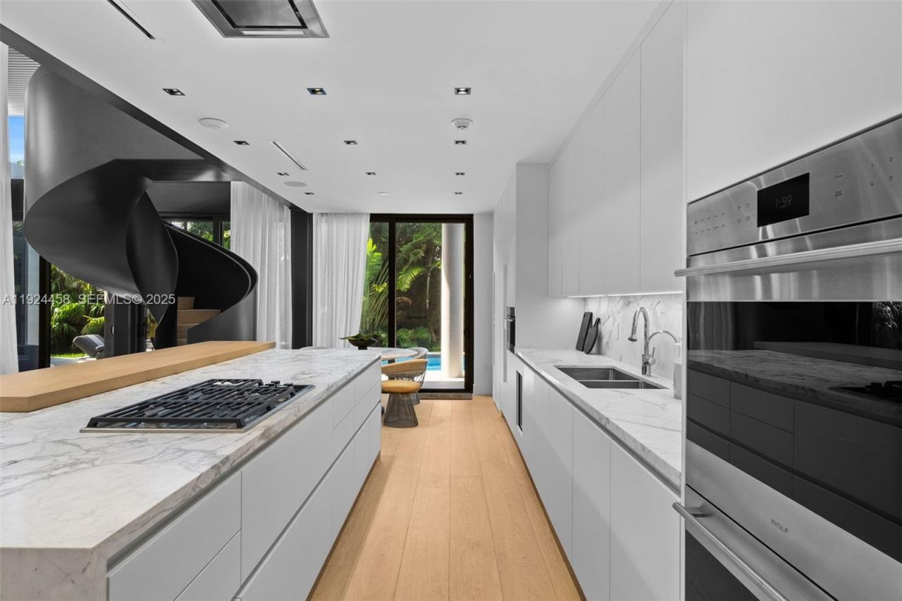 620 Ocean Blvd, Golden Beach, FL 33160 Photo