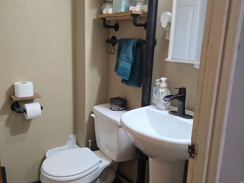 140 W Mound Street, South Charleston, OH 45368 Photo 12