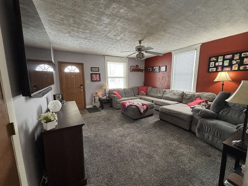 140 W Mound Street, South Charleston, OH 45368 Photo 5