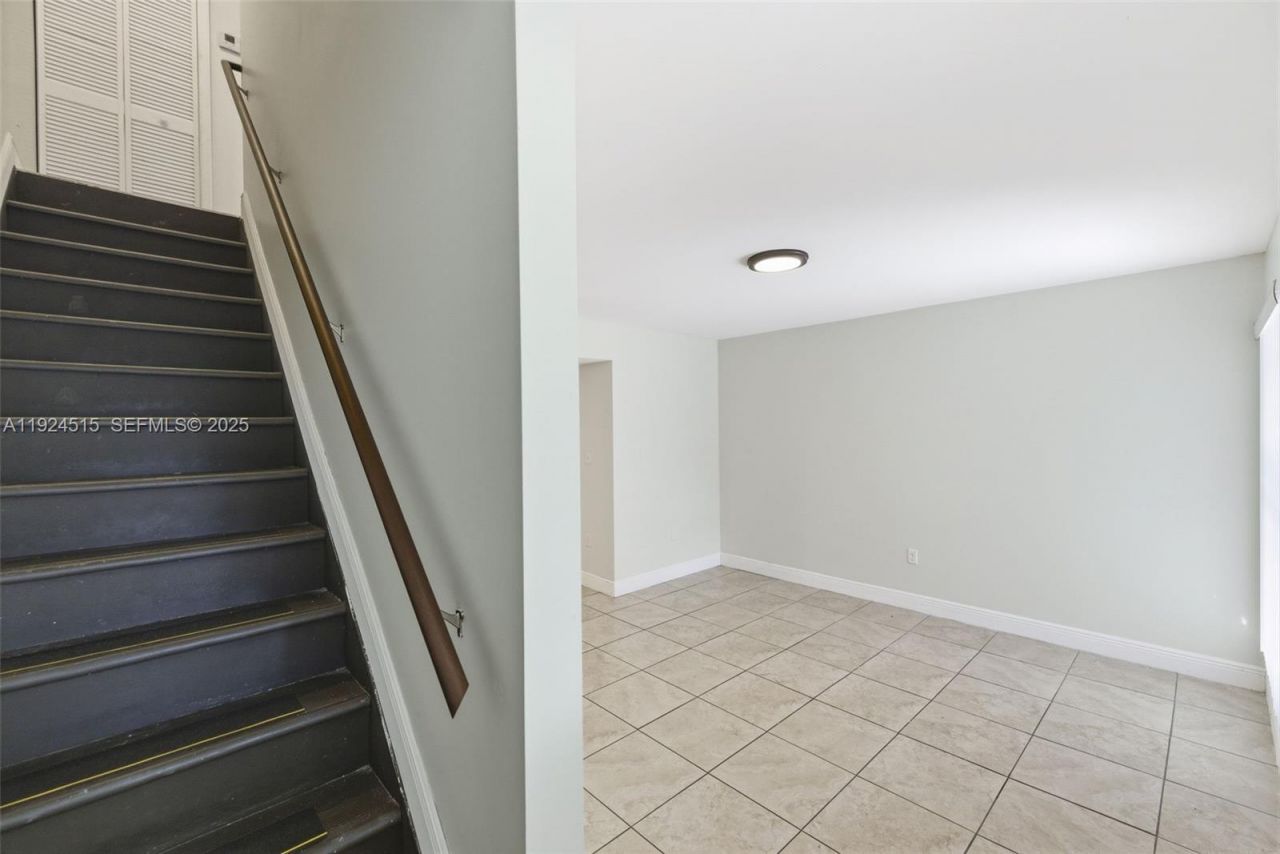 1977 NW 5th Pl, Unit 408, Miami, FL 33136 Photo