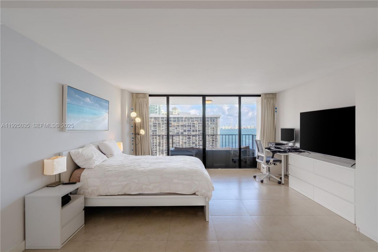 1925 Brickell Ave, Unit D2006, Miami, FL 33129 Photo