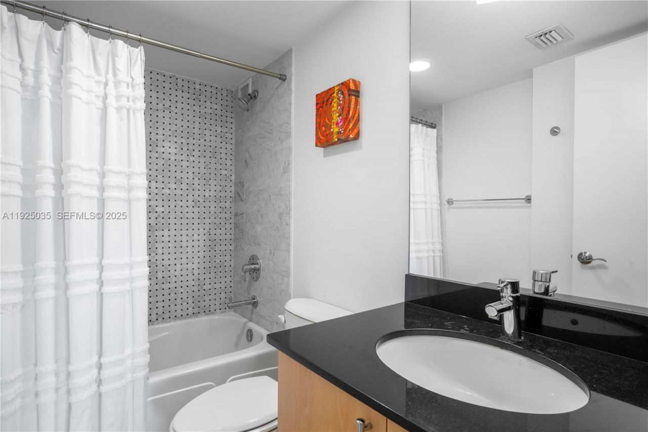 1925 Brickell Ave, Unit D2006, Miami, FL 33129 Photo