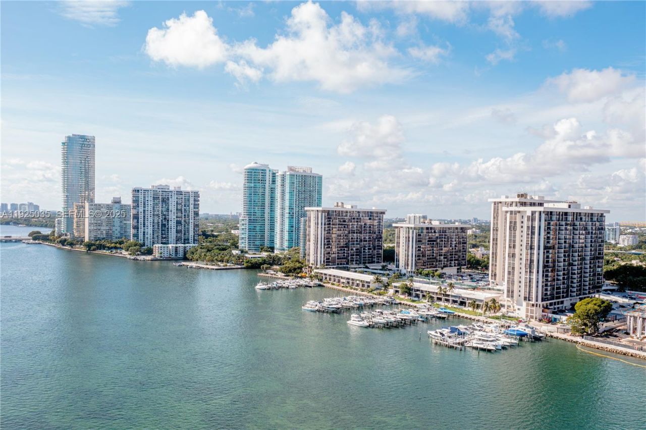 1925 Brickell Ave, Unit D2006, Miami, FL 33129 Photo