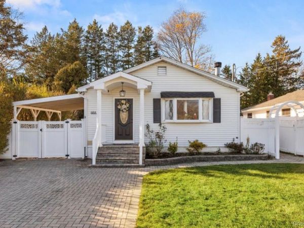 68 A Oneida Avenue, South Setauket, NY 11720