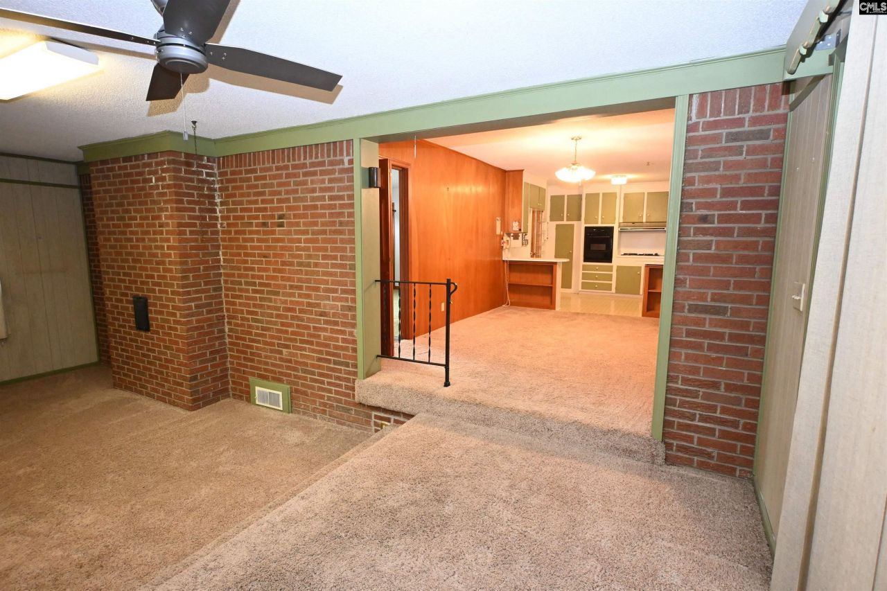 2015 Stratford Road Photo 17