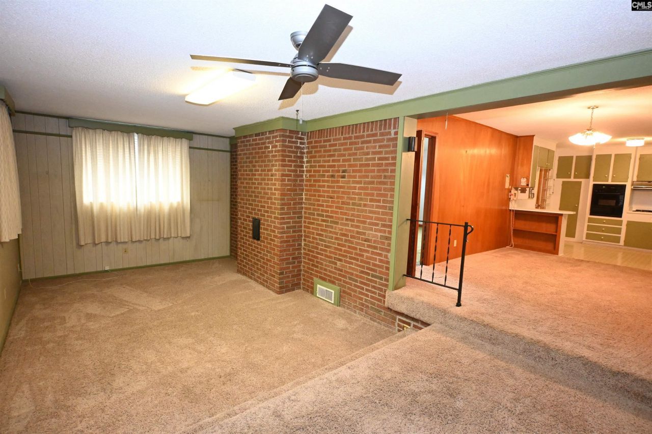 2015 Stratford Road Photo 18