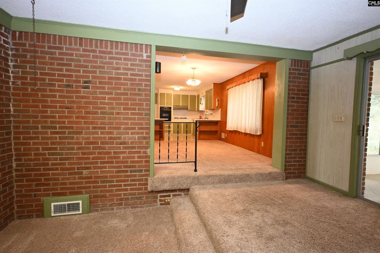 2015 Stratford Road Photo 19