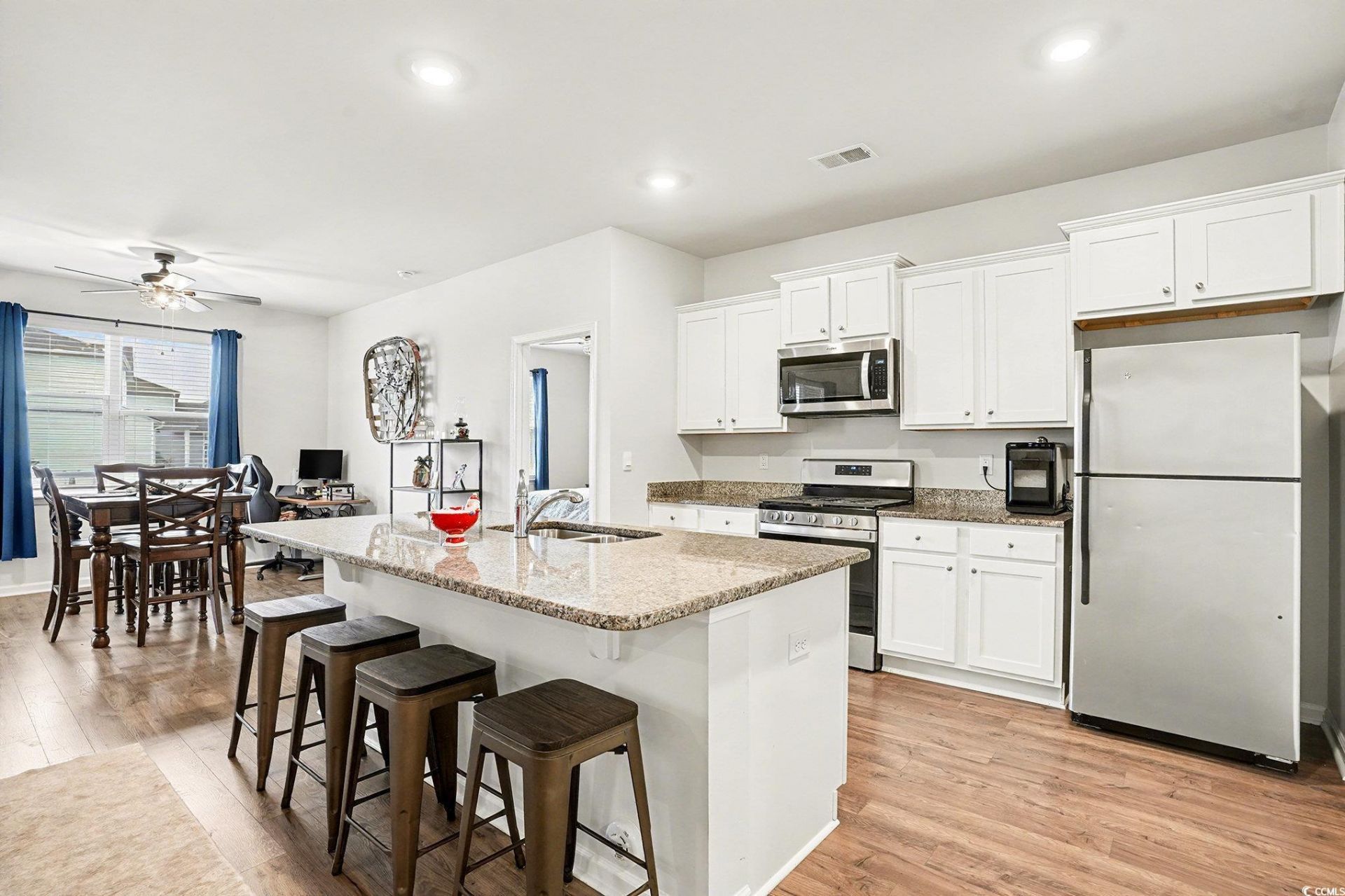 3923 Nandina Ct. Photo 8