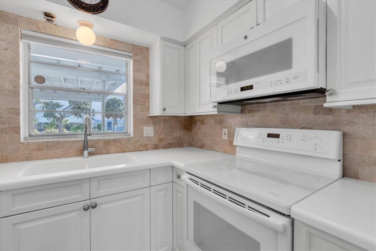 3717 46th Avenue S, Unit 6, Saint Petersburg, FL 33711 Photo