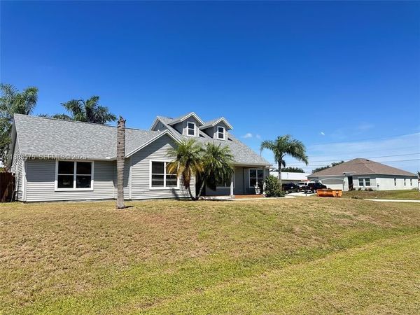 440 SW N Quick Circle, Port Saint Lucie, FL 34953