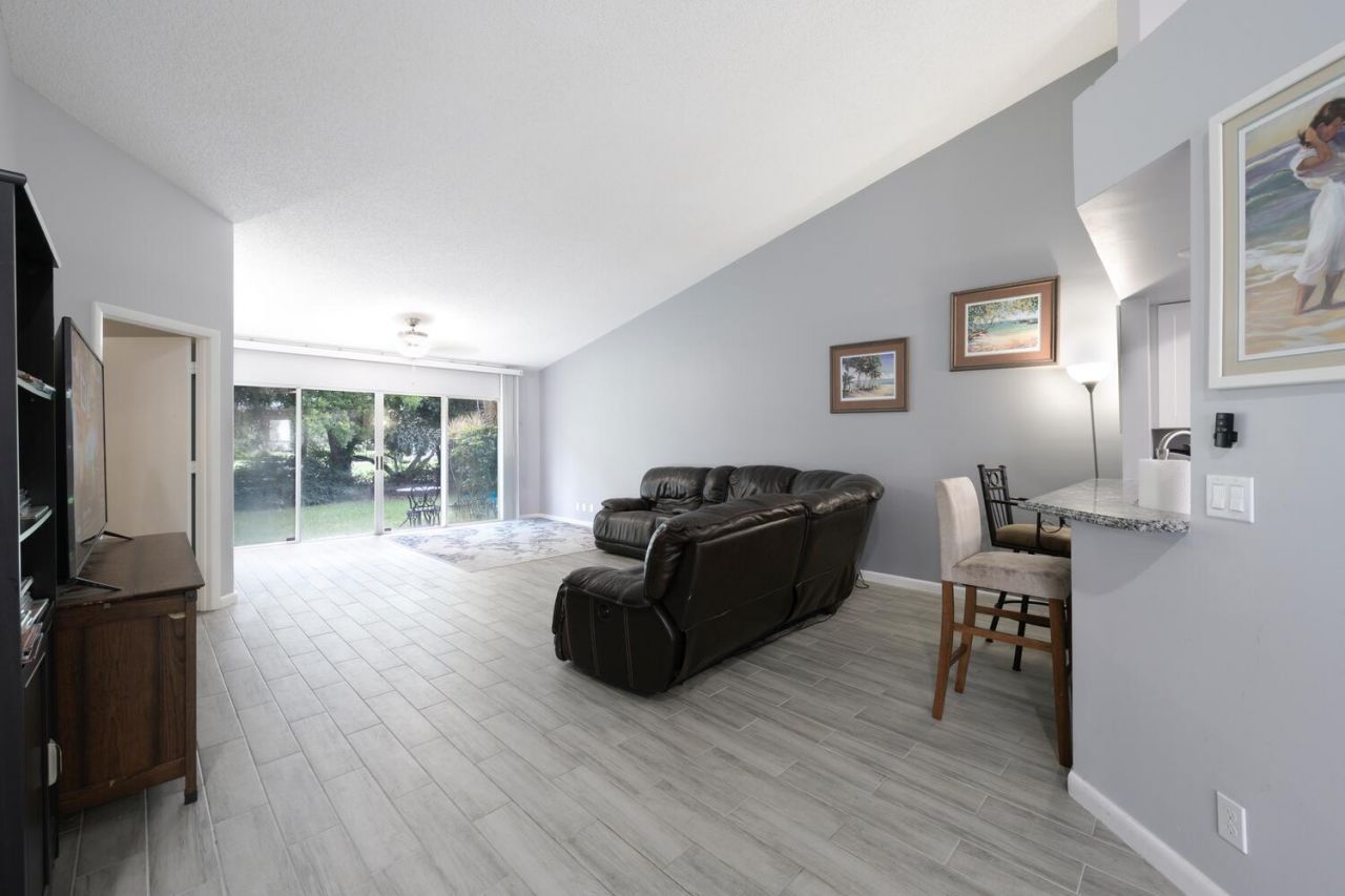 2394 SW Foxpoint Way, Palm City, FL 34990 Photo