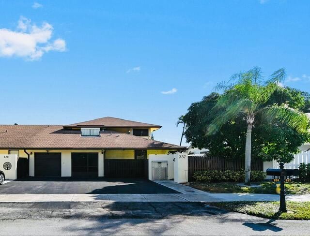 237 SW 29th Avenue, Delray Beach, FL 33445 Photo