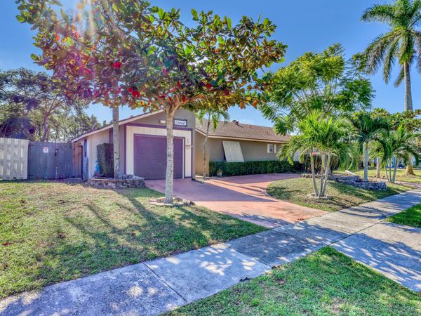 10404 Carmen Lane, Royal Palm Beach, FL 33411