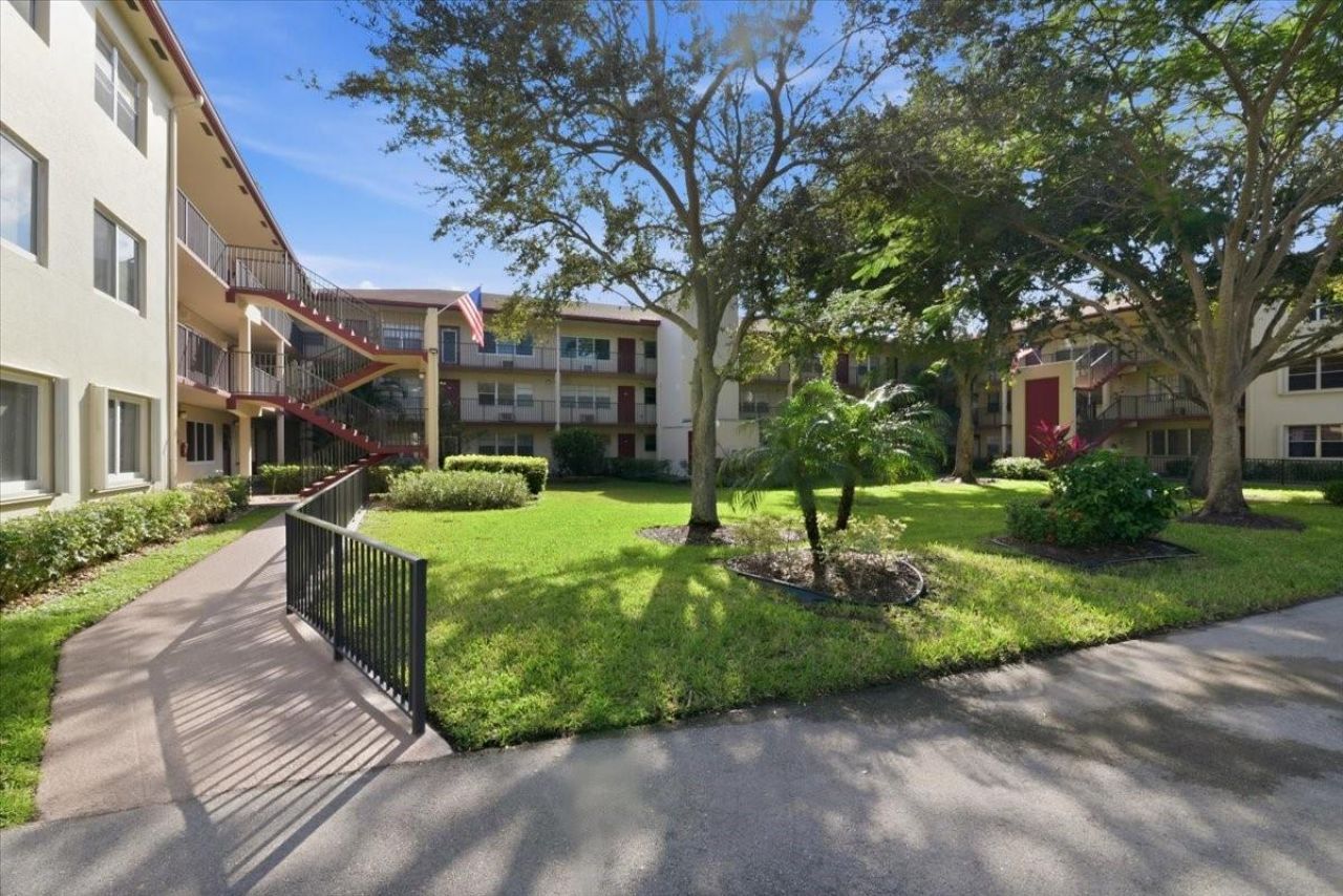 13300 SW 1st Street, Unit 206o, Pembroke Pines, FL 33027 Photo