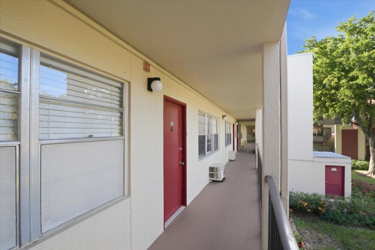 13300 SW 1st Street, Unit 206o, Pembroke Pines, FL 33027 Photo