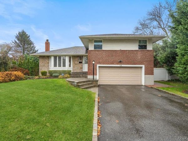 15 Morris Drive, Syosset, NY 11791