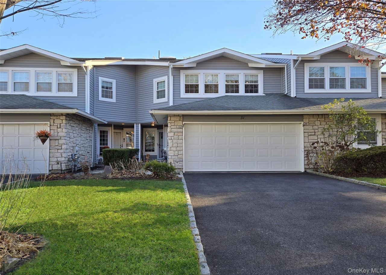 31 Hampshire Court, Unit 31, Holbrook, NY 11741 Main Photo