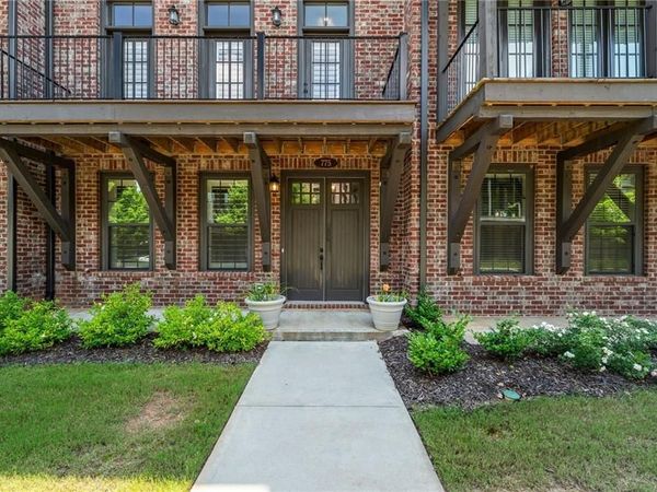 775 Hadley Lane NE, Marietta, GA 30068