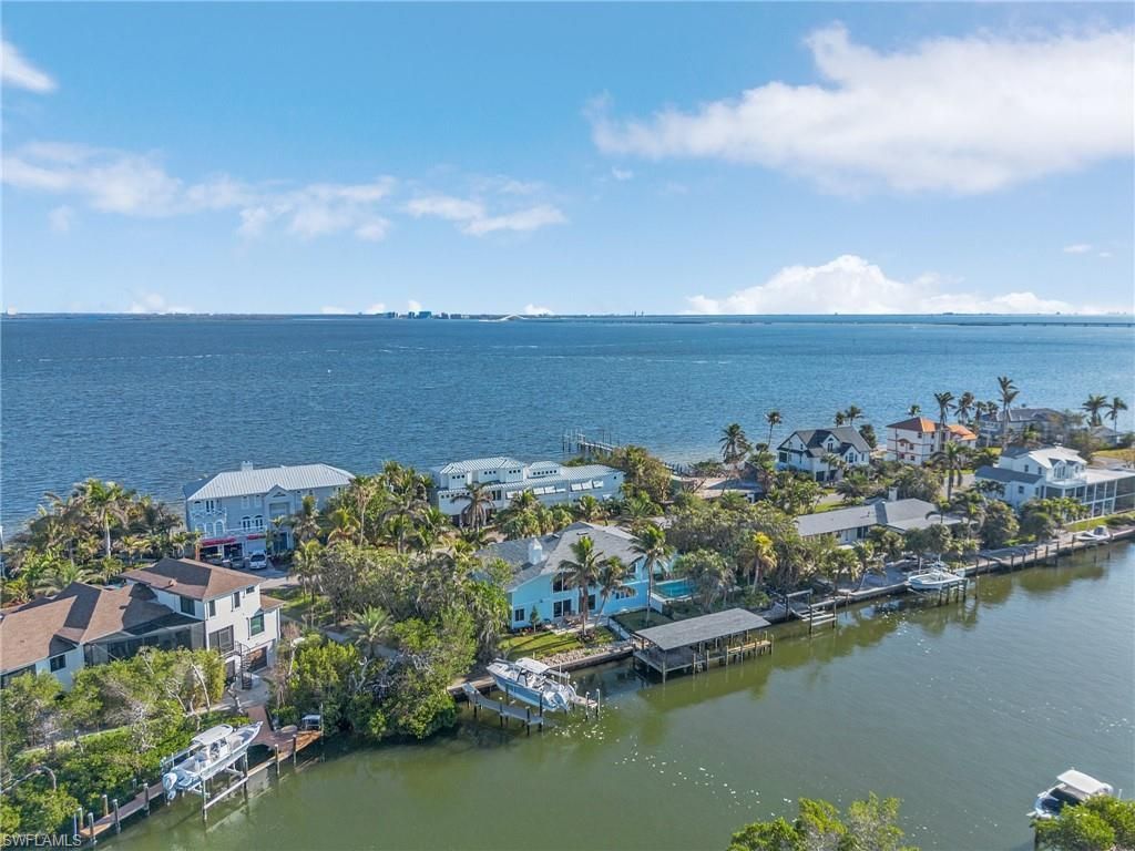 1543 San Carlos Bay Dr, Sanibel, FL 33957 Photo