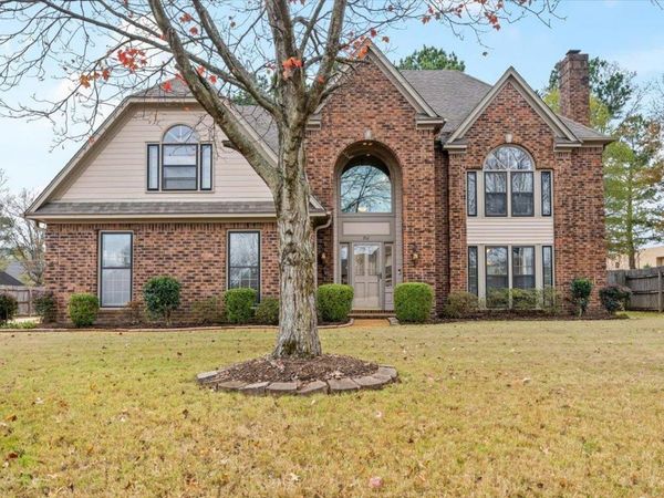 711 AUTUMN WINDS DR, Collierville, TN 38017