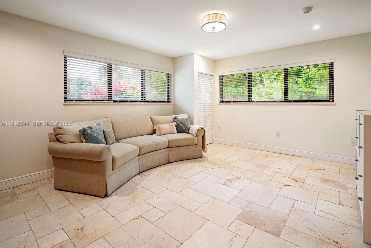 9890 SW 138th St, Miami, FL 33176 Photo