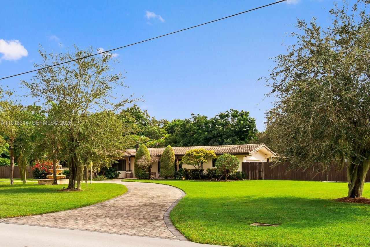 9890 SW 138th St, Miami, FL 33176 Photo