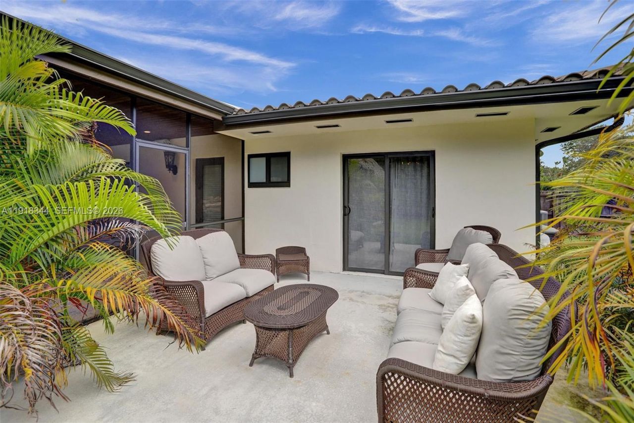 9890 SW 138th St, Miami, FL 33176 Photo