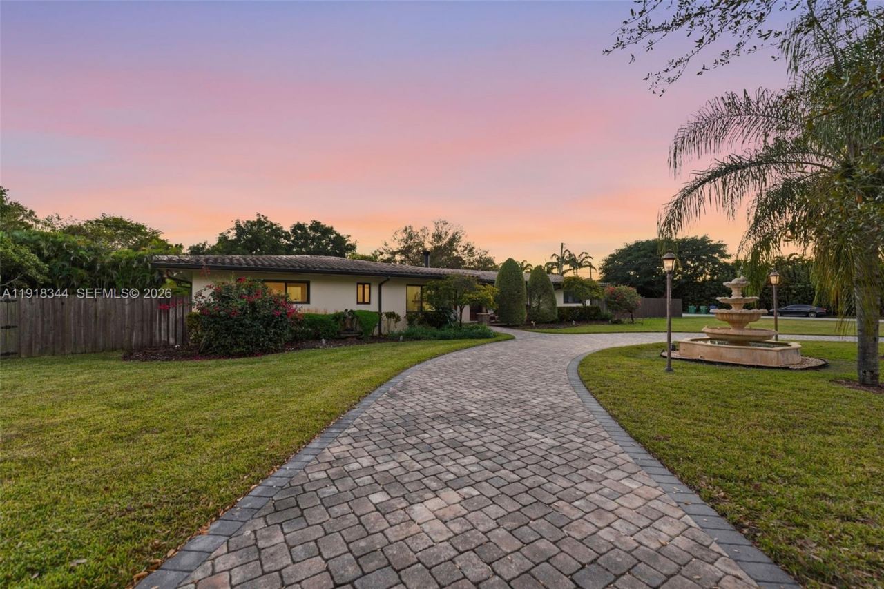 9890 SW 138th St, Miami, FL 33176 Photo