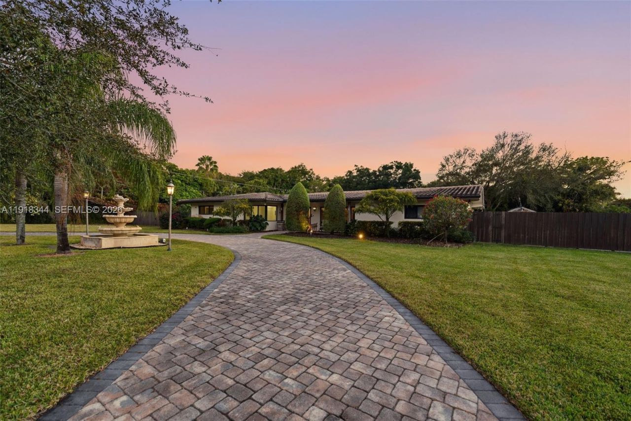 9890 SW 138th St, Miami, FL 33176 Photo