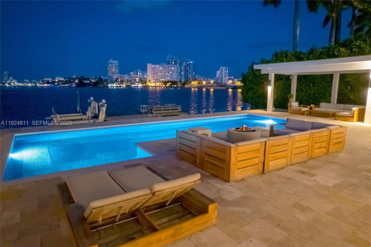 327 E Rivo Alto Dr, Miami Beach, FL 33139 Photo