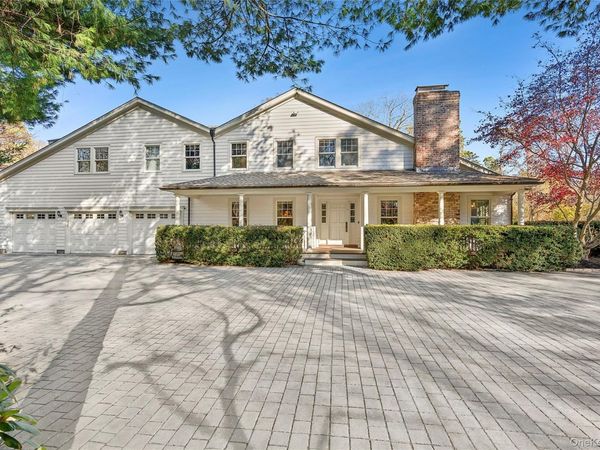 8 East Ridge Court, Westhampton, NY 11977