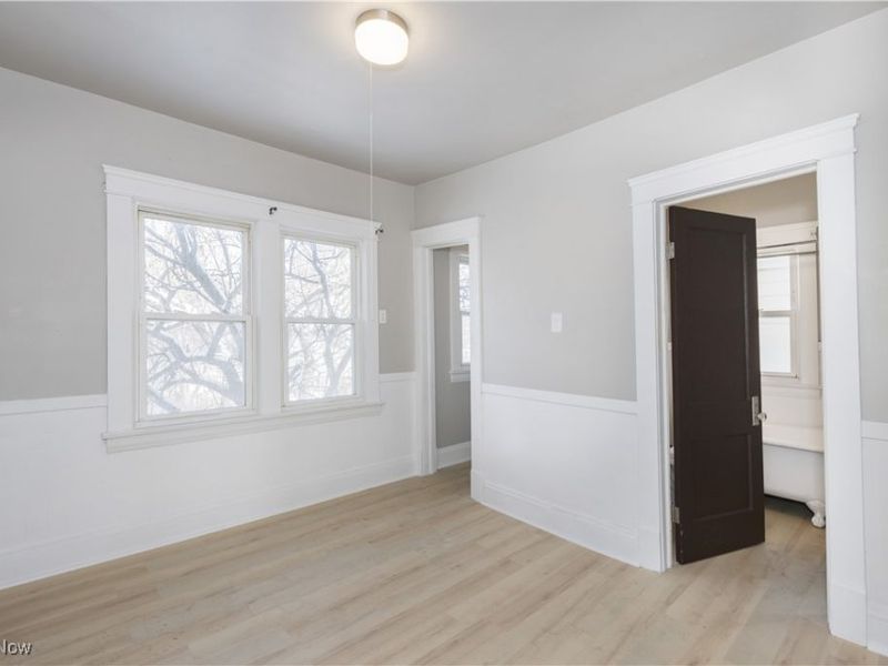 9905 Lamontier Avenue, Cleveland, OH 44104 Photo 12