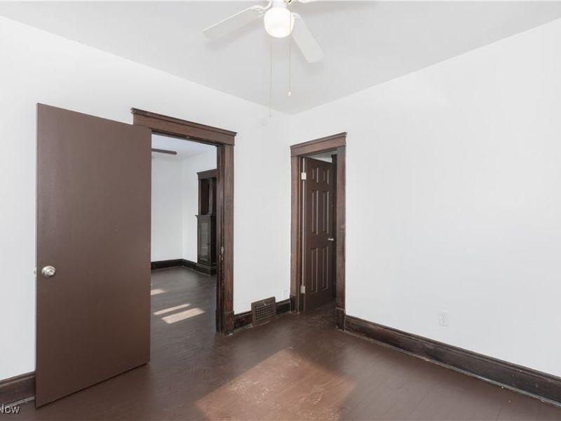 9905 Lamontier Avenue, Cleveland, OH 44104 Photo 16