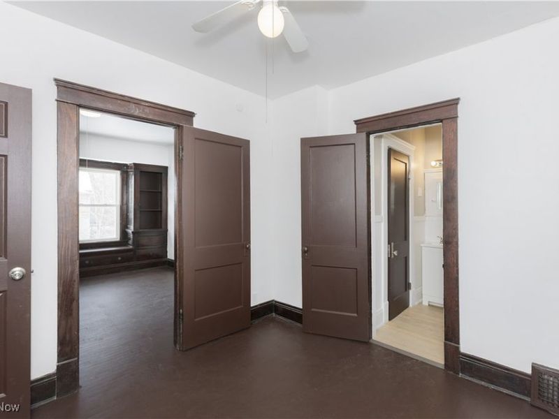 9905 Lamontier Avenue, Cleveland, OH 44104 Photo 21