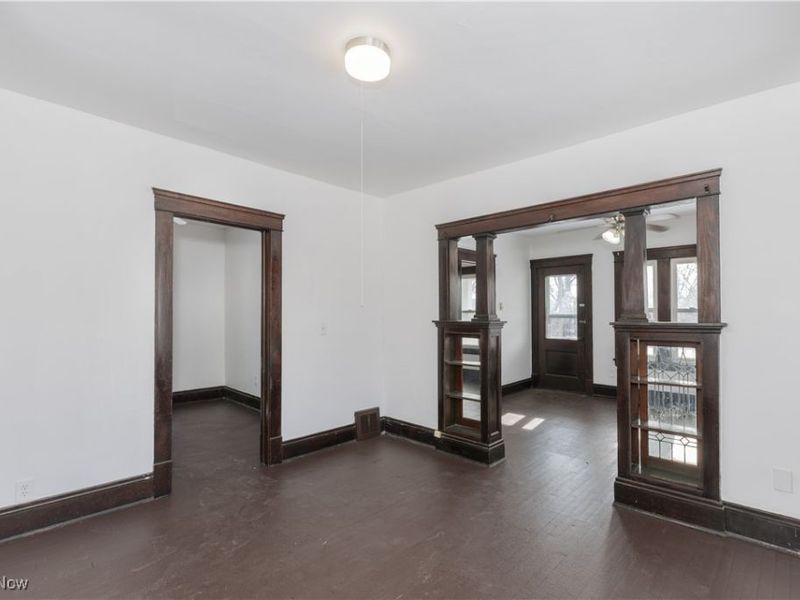 9905 Lamontier Avenue, Cleveland, OH 44104 Photo 8