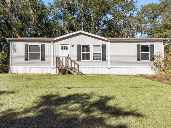 231 TROPIC AVENUE, SATSUMA, FL 32189