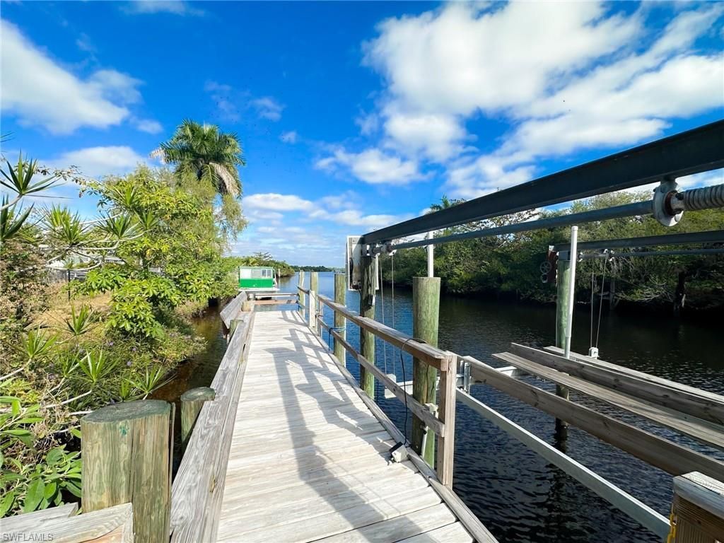 137 Meta St, Fort Myers, FL 33905 Photo