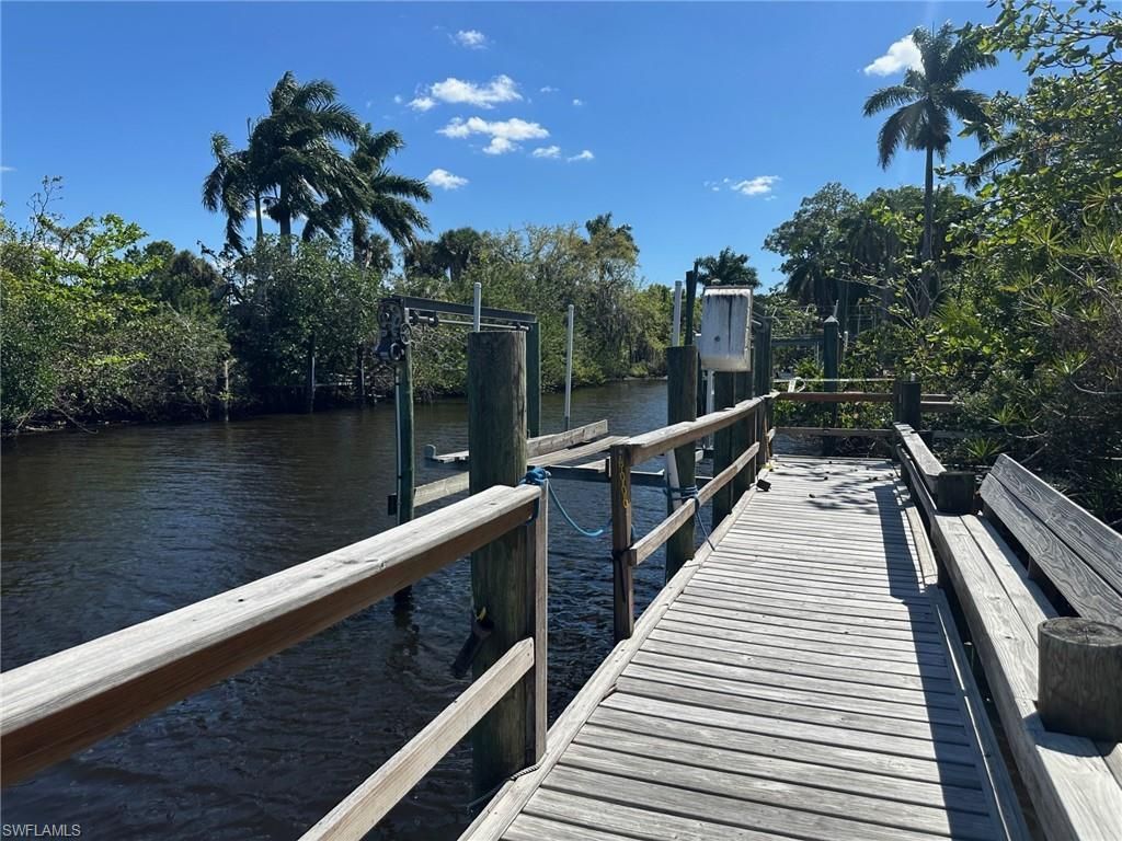 137 Meta St, Fort Myers, FL 33905 Photo