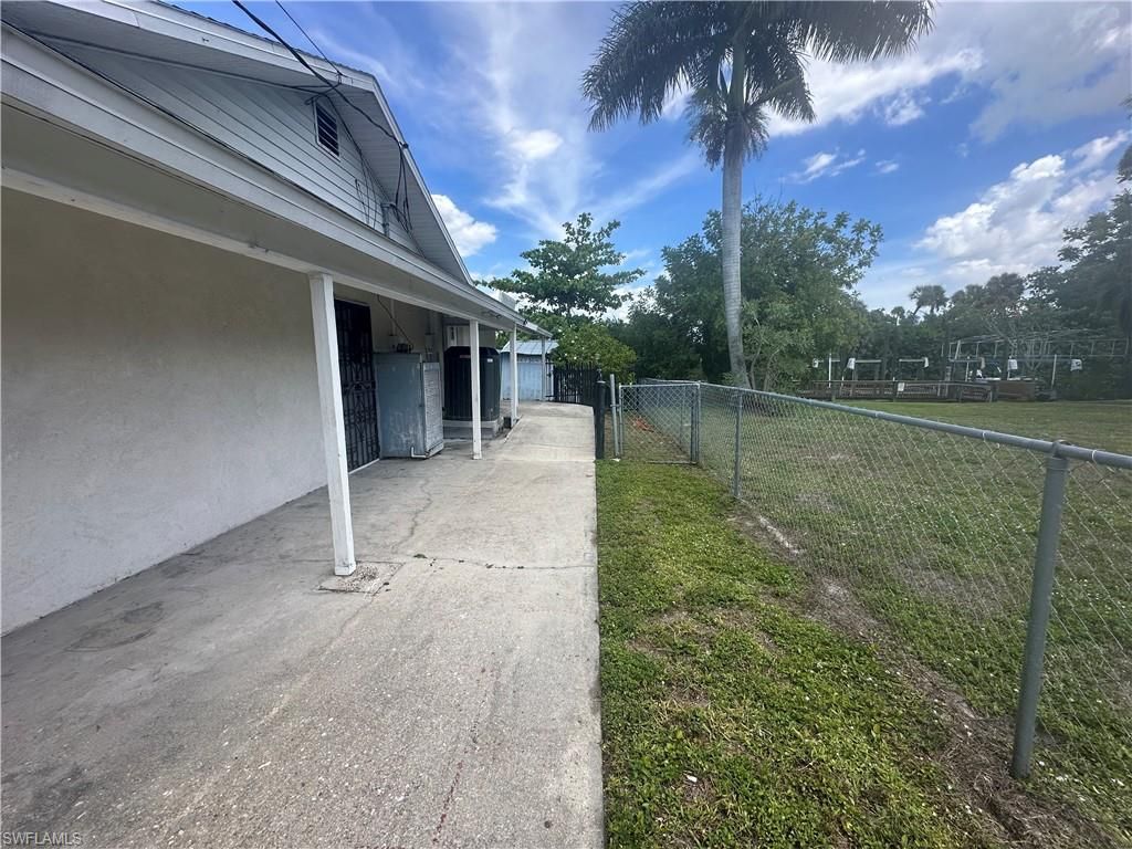 137 Meta St, Fort Myers, FL 33905 Photo