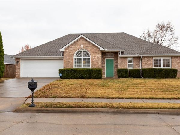 3505 W Center Street, Rogers, AR 72756