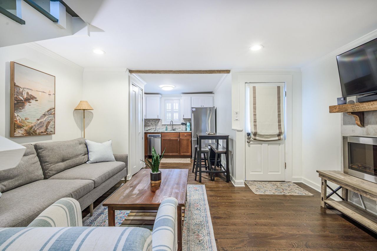 425 King Street Photo 11