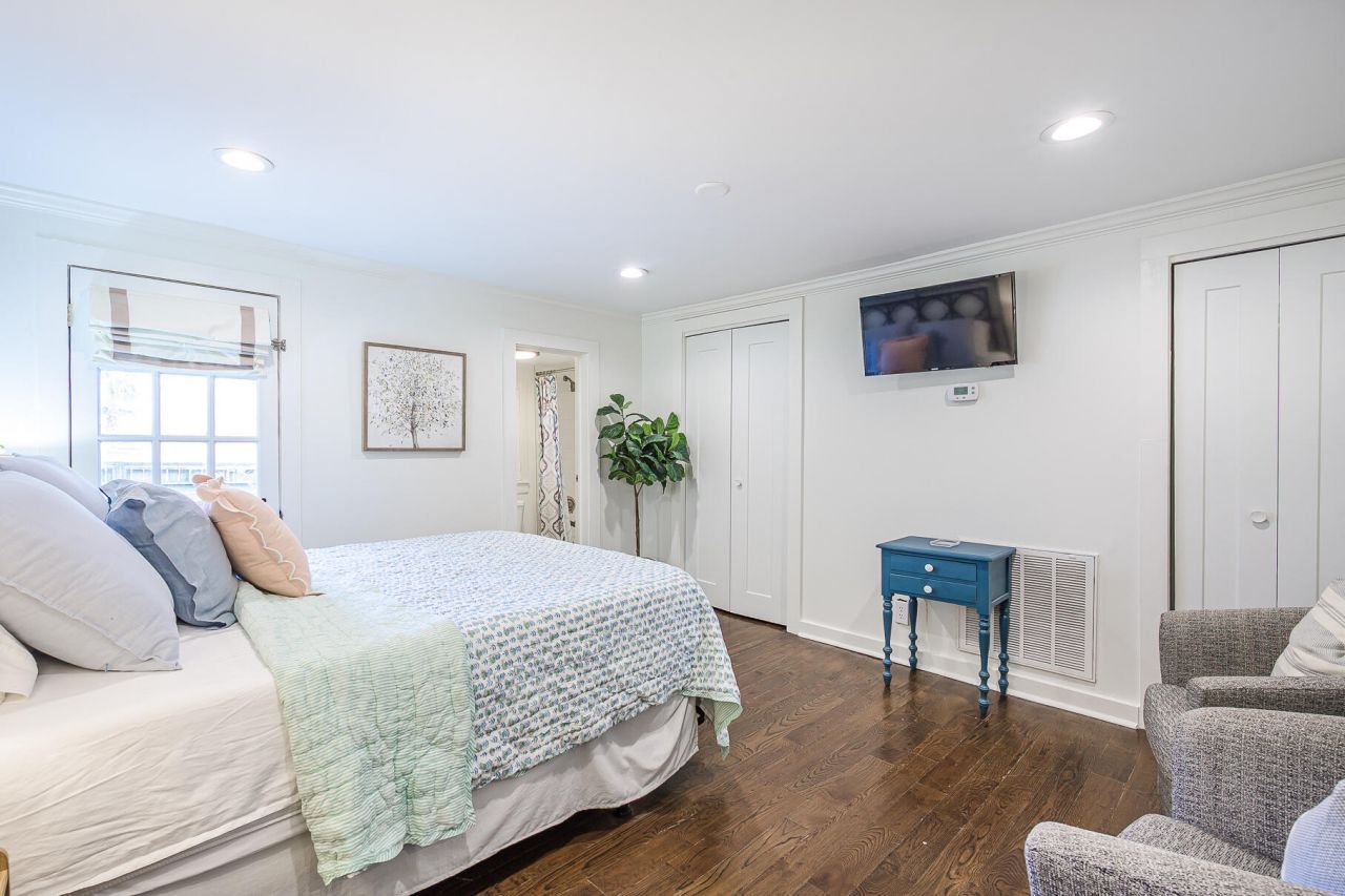 425 King Street Photo 17