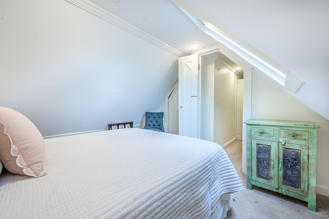 425 King Street Photo 24