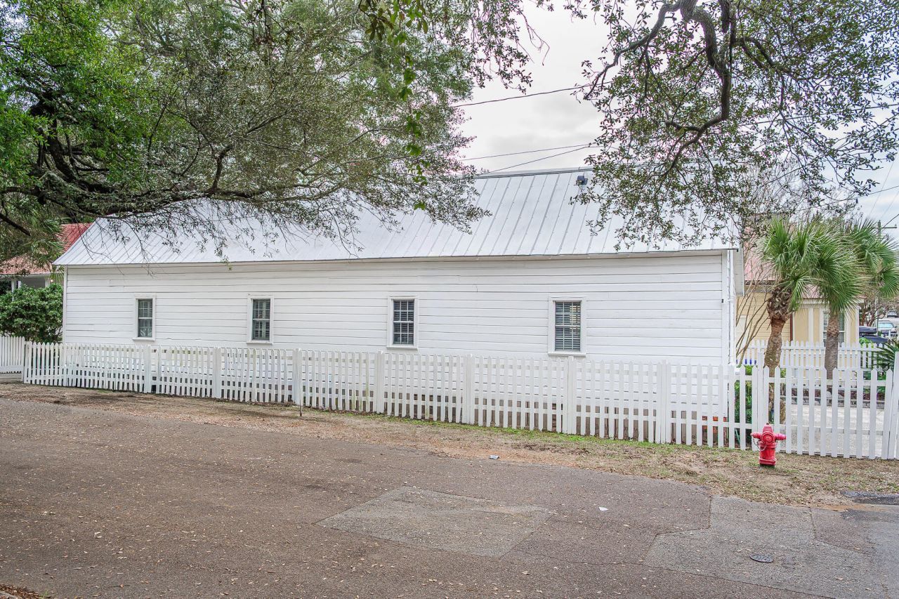 425 King Street Photo 29