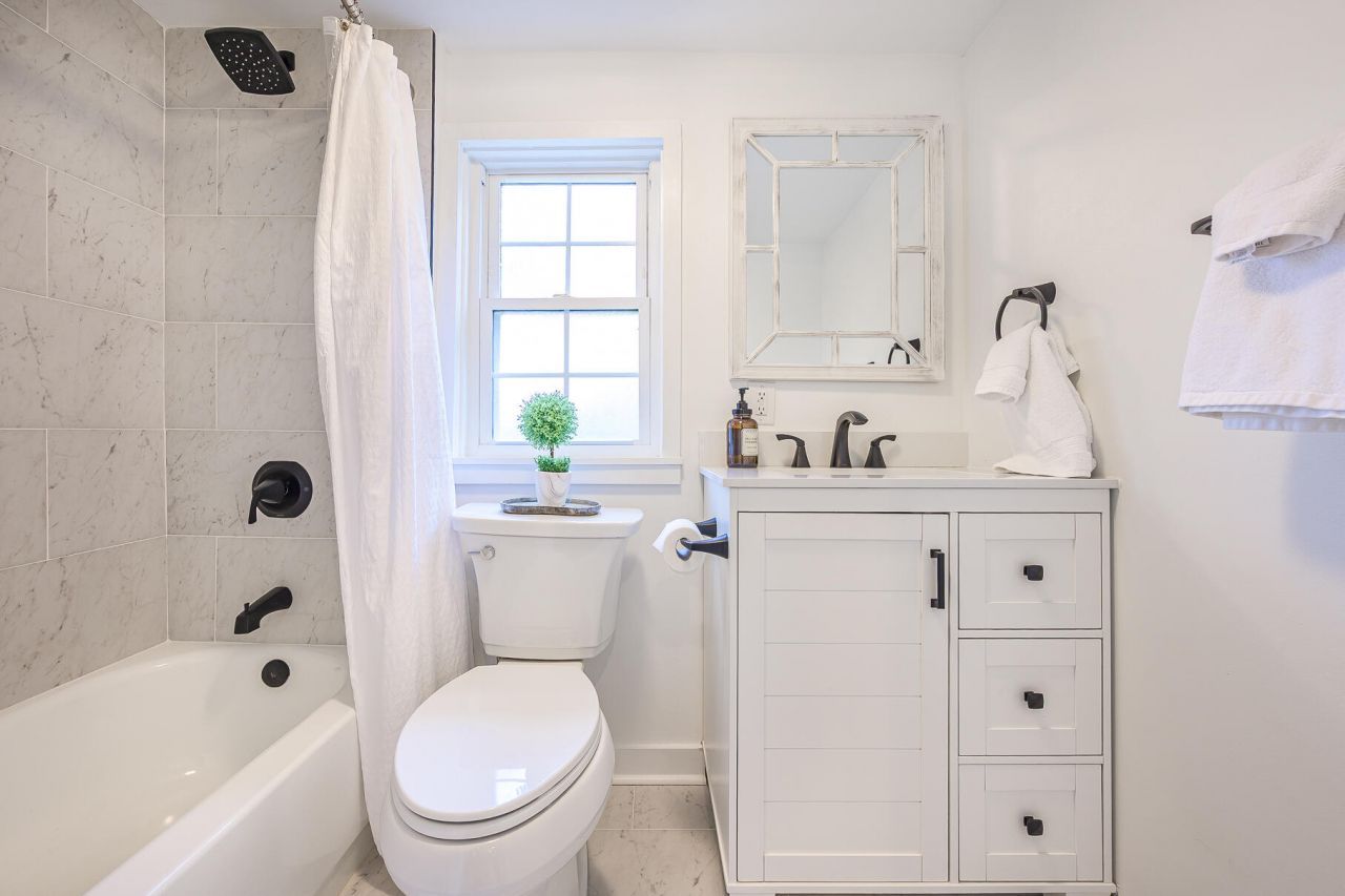 425 King Street Photo 45