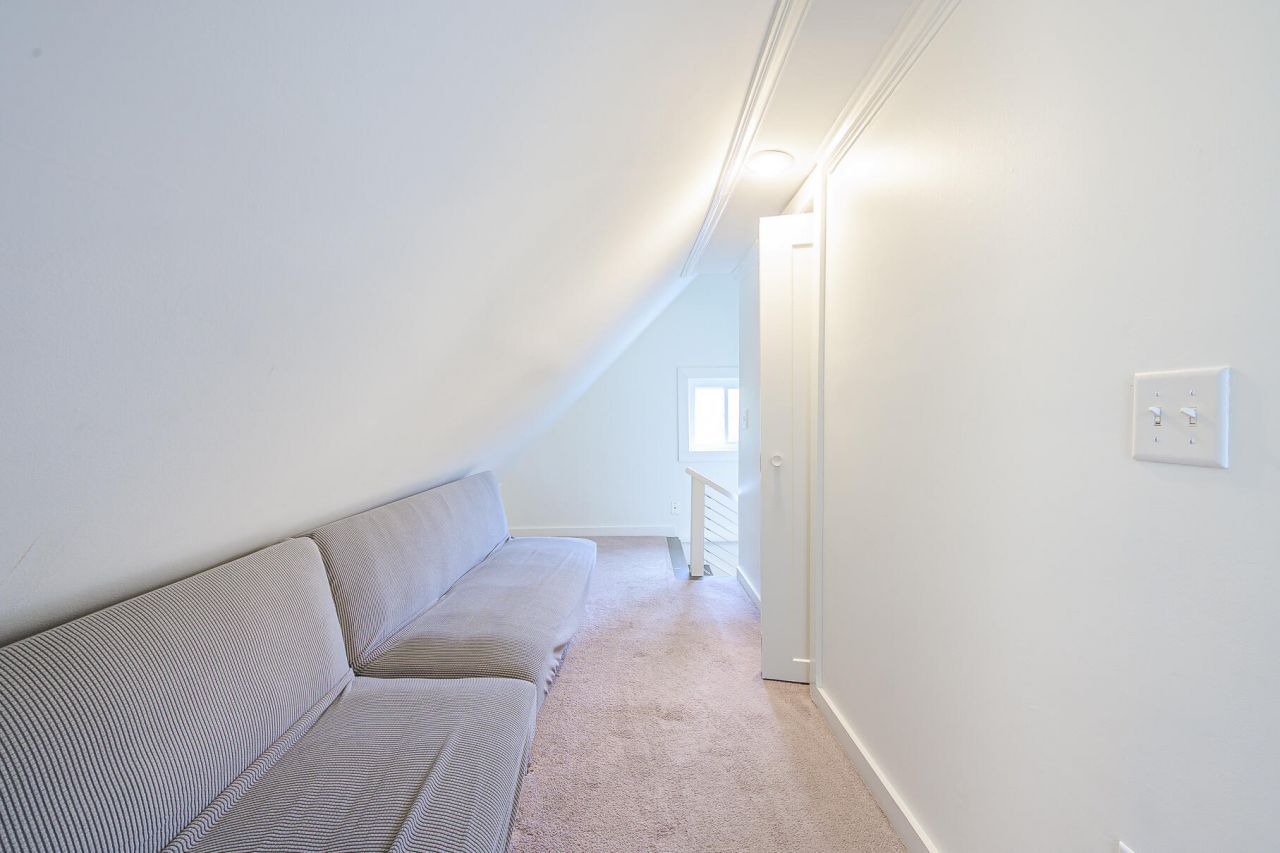 425 King Street Photo 48