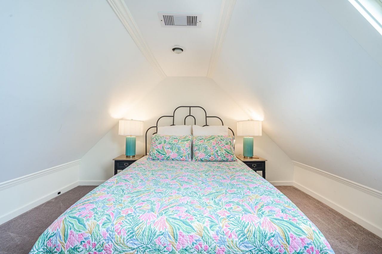 425 King Street Photo 49