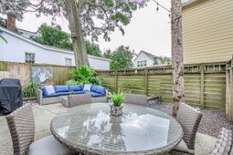 425 King Street photo 4